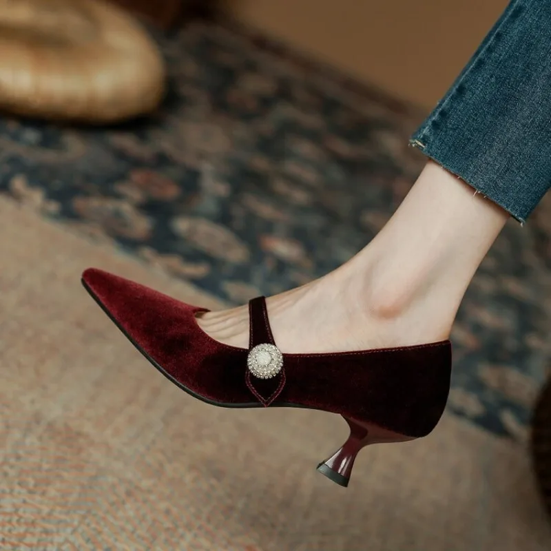 Womens Heels - Vin rouge bout pointu Mary Jane