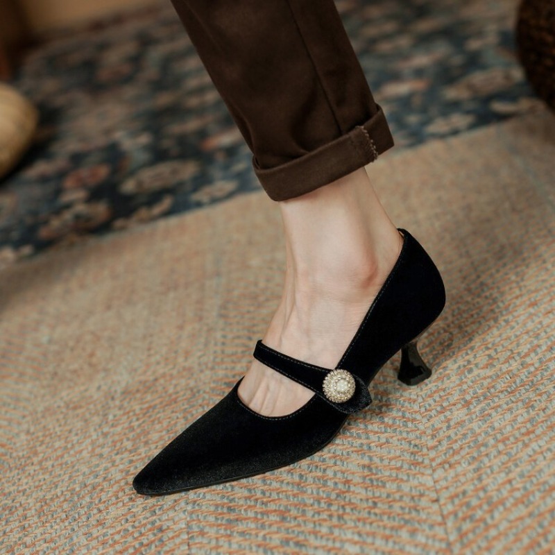 Vin rouge bout pointu Mary Jan - Womens Heels avis et prix
