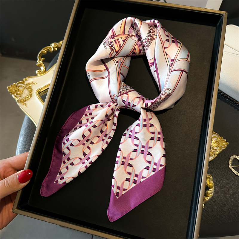 Foulard carré de luxe pour fem - Silk Blouse avis et prix